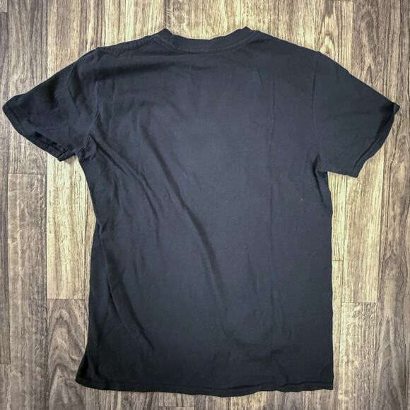 Johnny Cash Walk The Line Black Graphic Tee Boots Flowers Music Shirt M - Picture 2 of 5